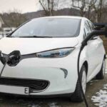 Auto elettrica in ricarica